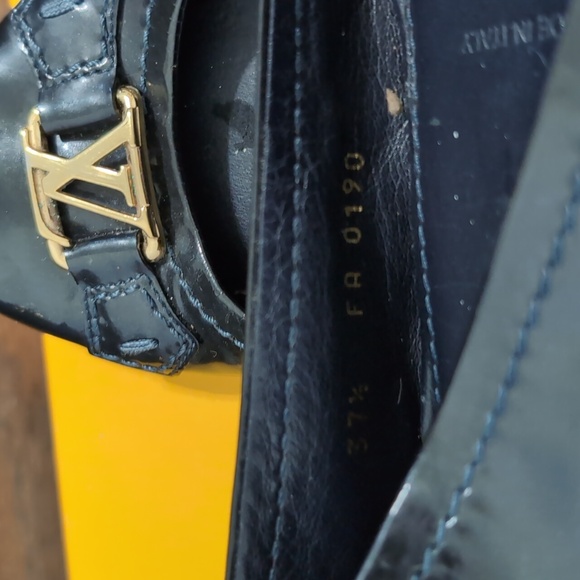 Louis Vuitton Flats - Picture 6 of 9